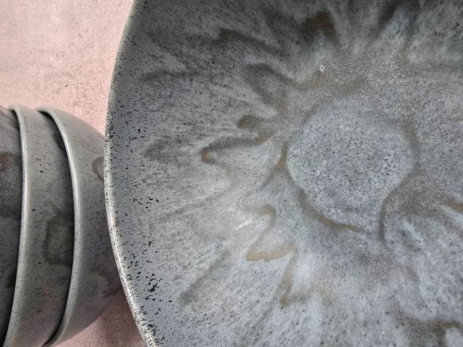 Melsvai pilkas dubenėlis